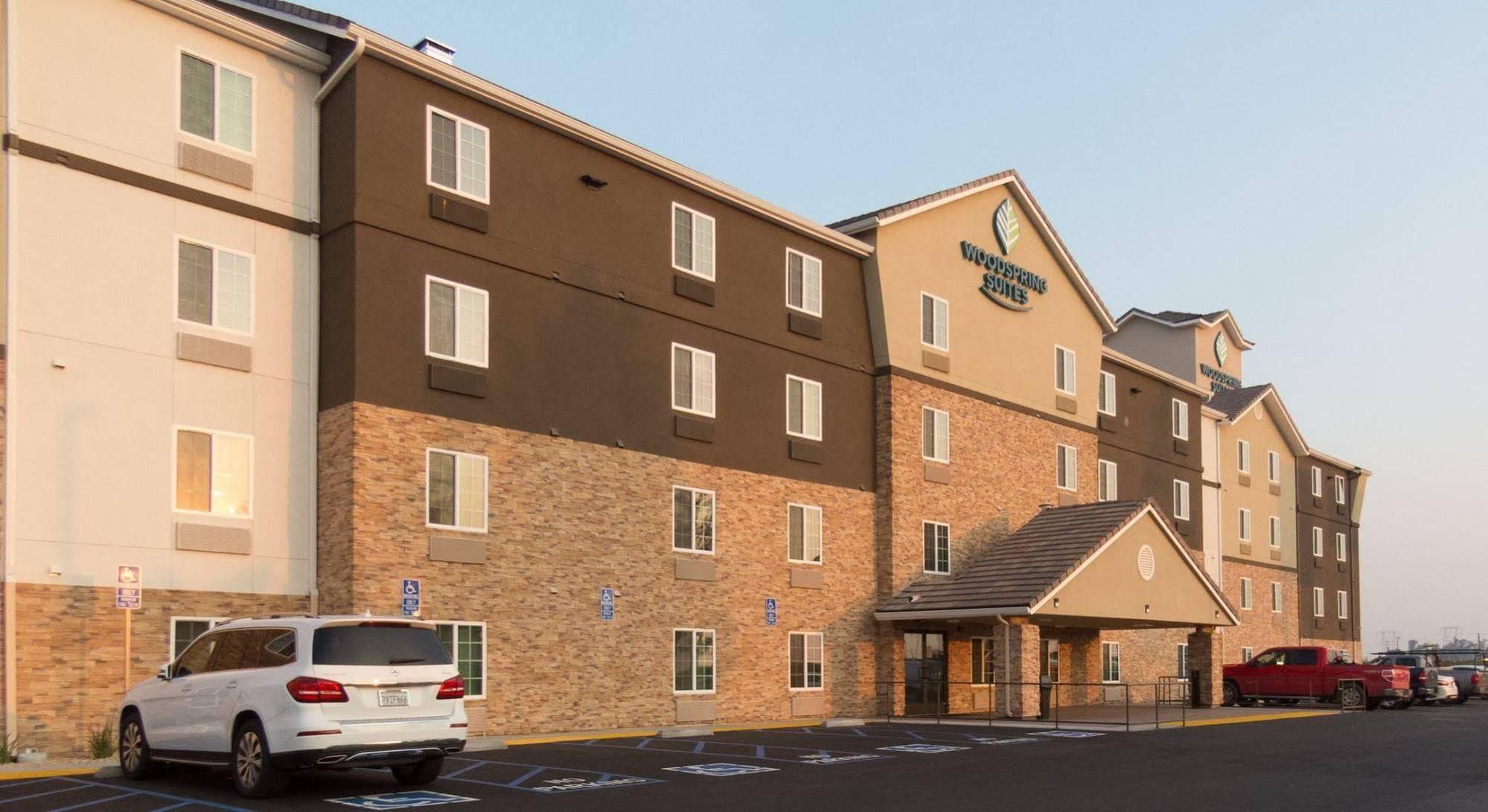 Woodspring Suites Bakersfield East Ngoại thất bức ảnh