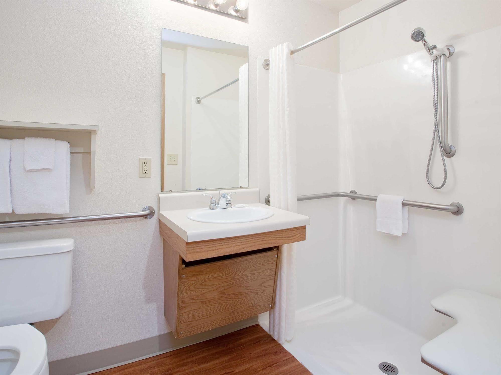Woodspring Suites Bakersfield East Ngoại thất bức ảnh